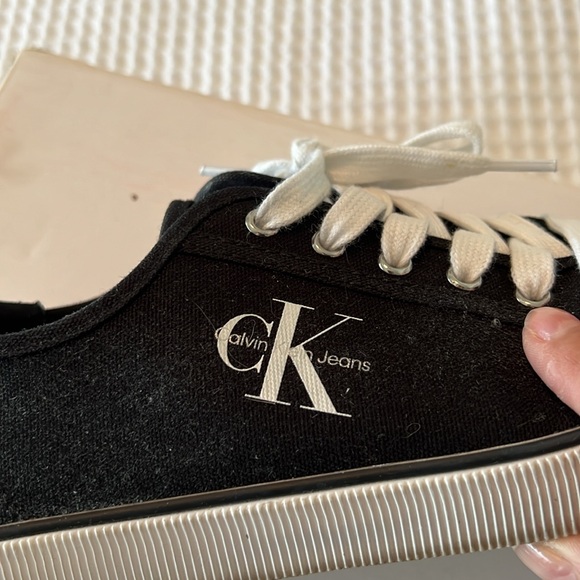 CALVIN KLEIN Shoes - Picture 2 of 6